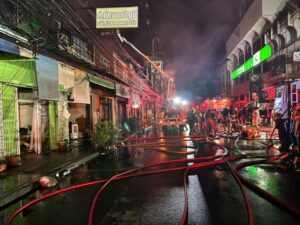 Fire Guts 7-11 and Six other Buildings in Chonburi