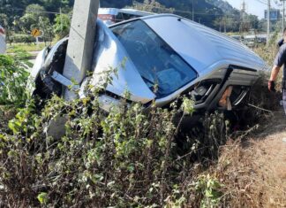 Seven People Injured after Minivan Carrying Chinese Tourists Crashes in Chiang Mai