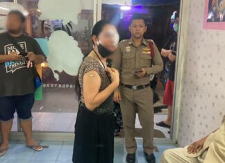 Женщина проткнула лицо паттайского косметолога ножницами из-за предполагаемой проблемы с кондоминиумом