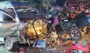 Two People Dead, Thirteen Injured in Minivan Collision in North Thailand