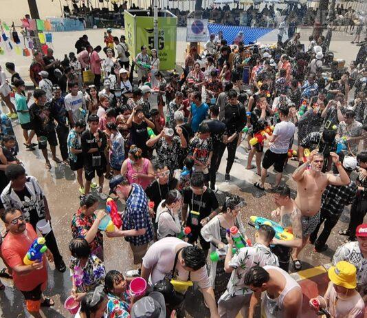 Частный сектор Таиланда ставит перед собой большие финансовые цели в отношении Всемирного водного фестиваля Маха Сонгкран 2024 года