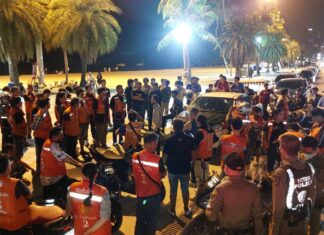 Bolt Drivers Confront Motorcycle Taxi Riders on Pattaya Beach