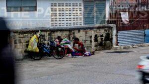 Homeless Couple Spotted Openly Fornicating in Pattaya Public Area During Broad Daylight