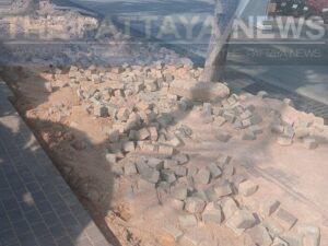 Pattaya Deputy Mayor Inspects Construction Project on Beach Road Amidst Resident and Tourist Complaints