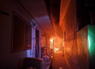 Early Morning Fire Brings Down Several Houses in Pattaya