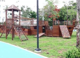 Pattaya Deputy Mayor Visits Restoration Project in Old Town Naklua