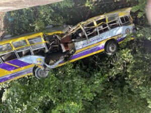 Bus Falls off Mountain Road in Sisaket Province, Four People Killed, 27 Injured