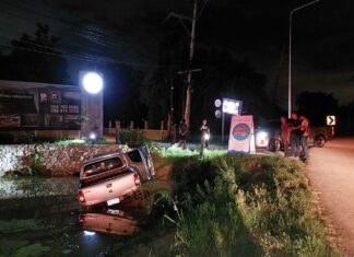Intoxicated Driver Plunges into Roadside Ditch in Pattaya
