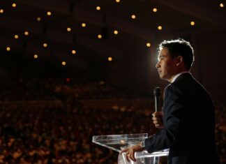 EC rät, Anklage gegen Move Forward-Anführer fallenzulassen