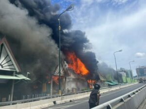 Sala Nam Ron Market Fire in Bangkok Quickly Contained, Investigation Ongoing