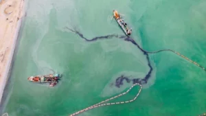 Oil Leak in Laem Chabang Port Area Prompts Swift Cleanup Operation