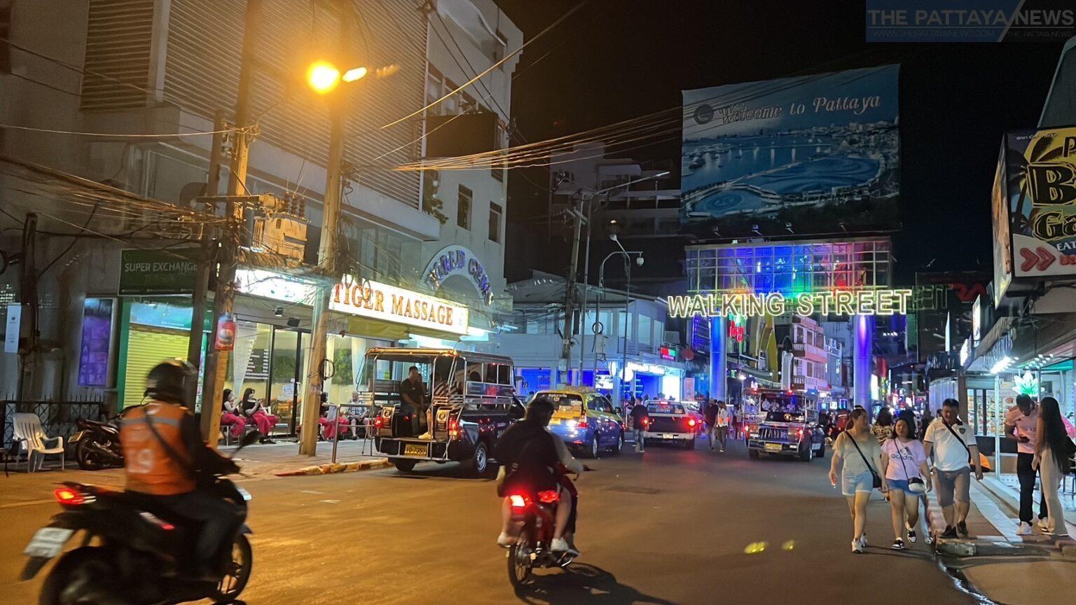 Pattaya Police Fine Taxi Drivers For Assaulting And Threatening Couple On Walking Street The