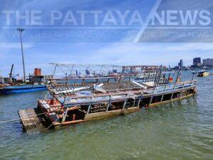 Bali Hai Ship Operators Call for Removal of Shipwreck Causing Odor and Traffic Obstruction