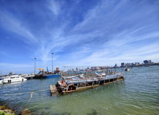 Top Pattaya News From The Last Week: Shipwreck Blocking Boat Traffic, Dates for Walk and Eat Naklua Festival, and More