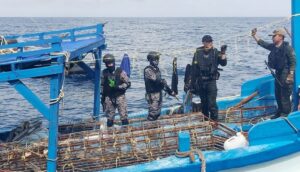 Thai Navy Detains Alleged Vietnamese Fishermen for Illegally Fishing in the Gulf of Thailand