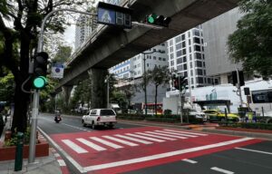 Bangkok Enhances Pedestrian Safety: Installation of 2,850 Traffic Lights at Crosswalks and Ongoing Improvement Plans