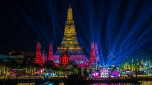 Wat Arun Chosen as CNN Internationals Live Broadcast Site for Thailands New Year Celebrations