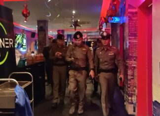 La polizia di Pattaya intensifica le ispezioni in vista dei festeggiamenti di Capodanno