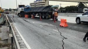 Major Road Pavement Cracking and Sinking in Bangkok During Rush Hour Causes Headaches