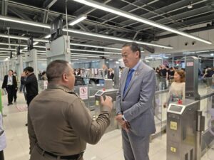 Thai Prime Minister Makes Surprise Visit to Suvarnabhumi Airport Following Biometric System Malfunction