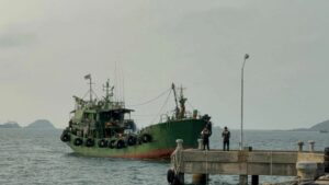5 Vessels Caught Smuggling Illegal Oil in Sattahip