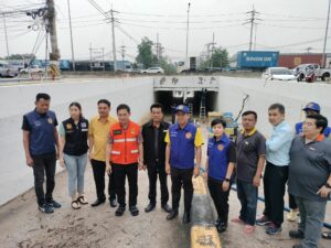 Chonburi Officials Examine Aftermath of Sri Racha Flooding