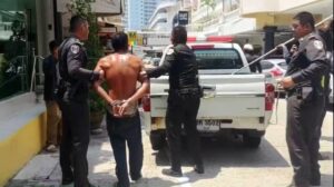 Man Wielding Knife Apprehended in Pattaya