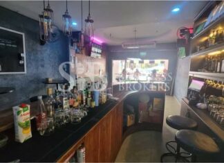 Недвижимость: Бар на продажу на Сой Ленгки, возможность переоборудования в гостевой дом