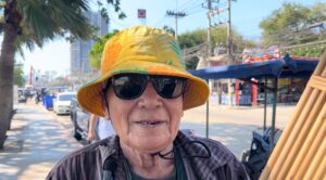 79-Year-Old Thai Man Defies Age, Continues Selling Traditional Isaan Musical Instruments on Jomtien Beach
