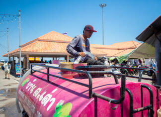 Pattaya Mayor Works on Water Shortage on Koh Larn