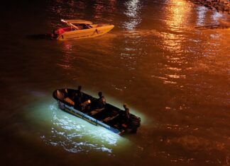 Fishing Boat Capsizes in Chonburi, One Man Survives, Captain Missing