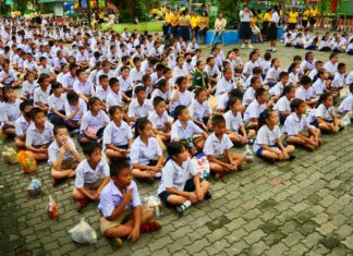 L'école municipale 7 de Pattaya célèbre l'anniversaire de Sa Majesté Royale le Roi Rama X