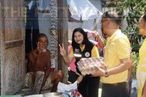 Na Jomtien Officials Distribute Relief Bags to 126 Households in Need