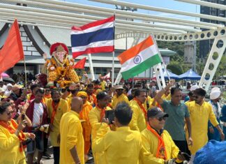 Pattaya Concludes Ganesh Chaturthi Festival with Majestic Statue Floating in Pattaya Bay