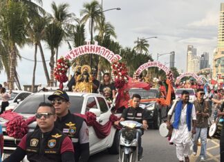 Maha Kali Avatar Temple and Indian Association Lead Grand Navaratri Parade Through Pattaya