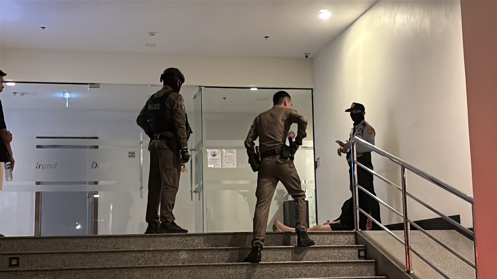 Intoxicated tourist with knife causes uproar in Pattaya condominium | News by Thaiger