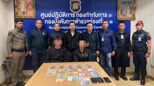 Two Chinese Nationals Caught Stealing Cash on Flight to Bangkok
