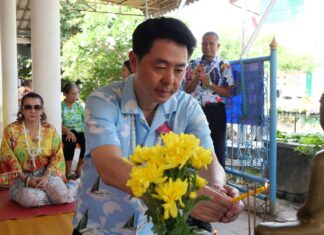 Chumsai-Pattaya Community Holds Almsgiving Ceremony to Preserve 2025 Songkran Traditions