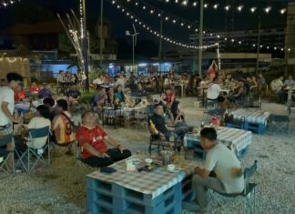 Liverpool Fans in Pattaya Celebrate as Team Secures 3 Points to Clinch Premier League Title for the Second Time