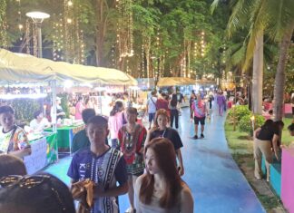 Sri Racha Keeps 30-Year Tradition Alive with Colorful Kong Khao Festival