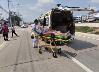 Elderly Rider Injured After Losing Control of Motorcycle Near 18-Wheeler in Chonburi