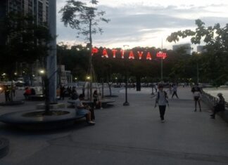 Stop Drink Network Warns Thai Tourist Venues Against Alcohol Sales on Buddhist Holidays, Claims Legal Framework Not Complete