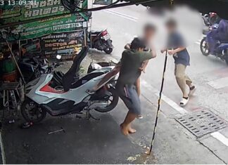 CCTV Captures Group of Angry Teenagers Assaulting Motorcycle Repair Shop Owner in Pattaya Over Revenge About Alleged Unrepaired Bike and Parking Fees