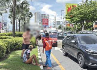 Driver Suffers Seizure on Sukhumvit Road, Leading to Three Vehicle Collision