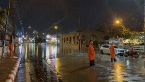 Heavy Rain Causes Flooding in Pattaya, Disrupting Traffic
