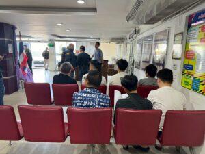 Thai Immigration Bureau and Pattaya Police Raid Luxury Apartment, Arrest Over 50 Foreigners, Dismantle Illegal Gambling and Call Center Operation