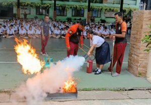 Sriracha Municipality and Phyathai Hospital Conduct Fire Safety Training for Students