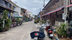 Bolt Driver Allegedly Brandishes Knife After Dispute With Local Resident in Pattaya