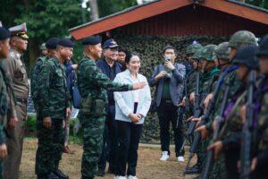 Prime Minister Strengthens Military Morale During Border Security Visit