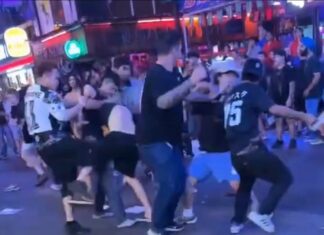 Une bagarre virale sauvage entre touristes étrangers et Thaïlandais éclate dans une rue piétonne de Pattaya